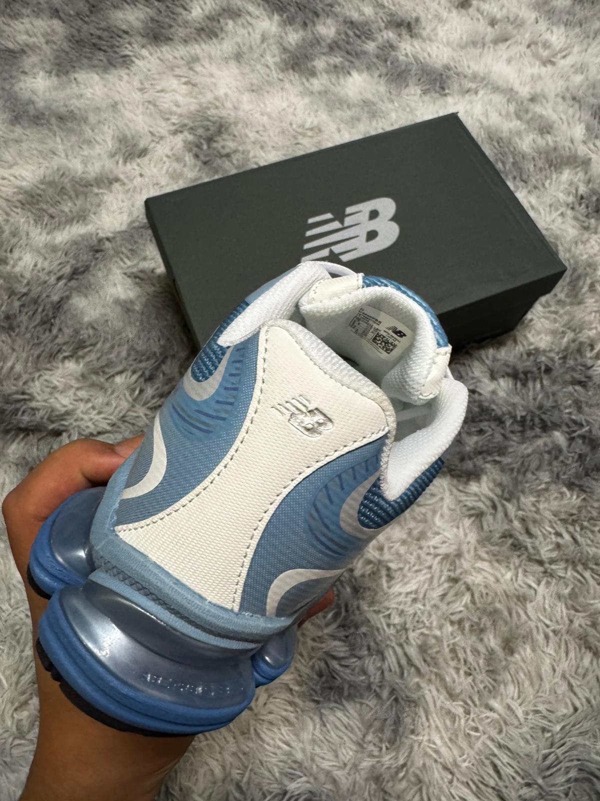 New Balance Absorb 2000