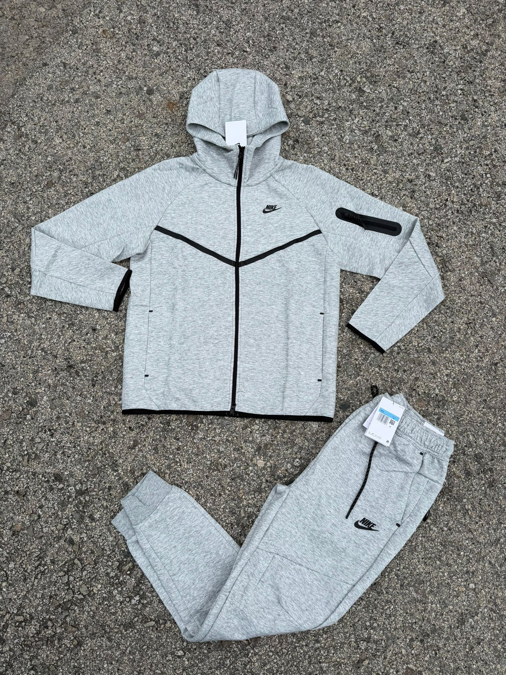 Nike Tech Fleece Gris