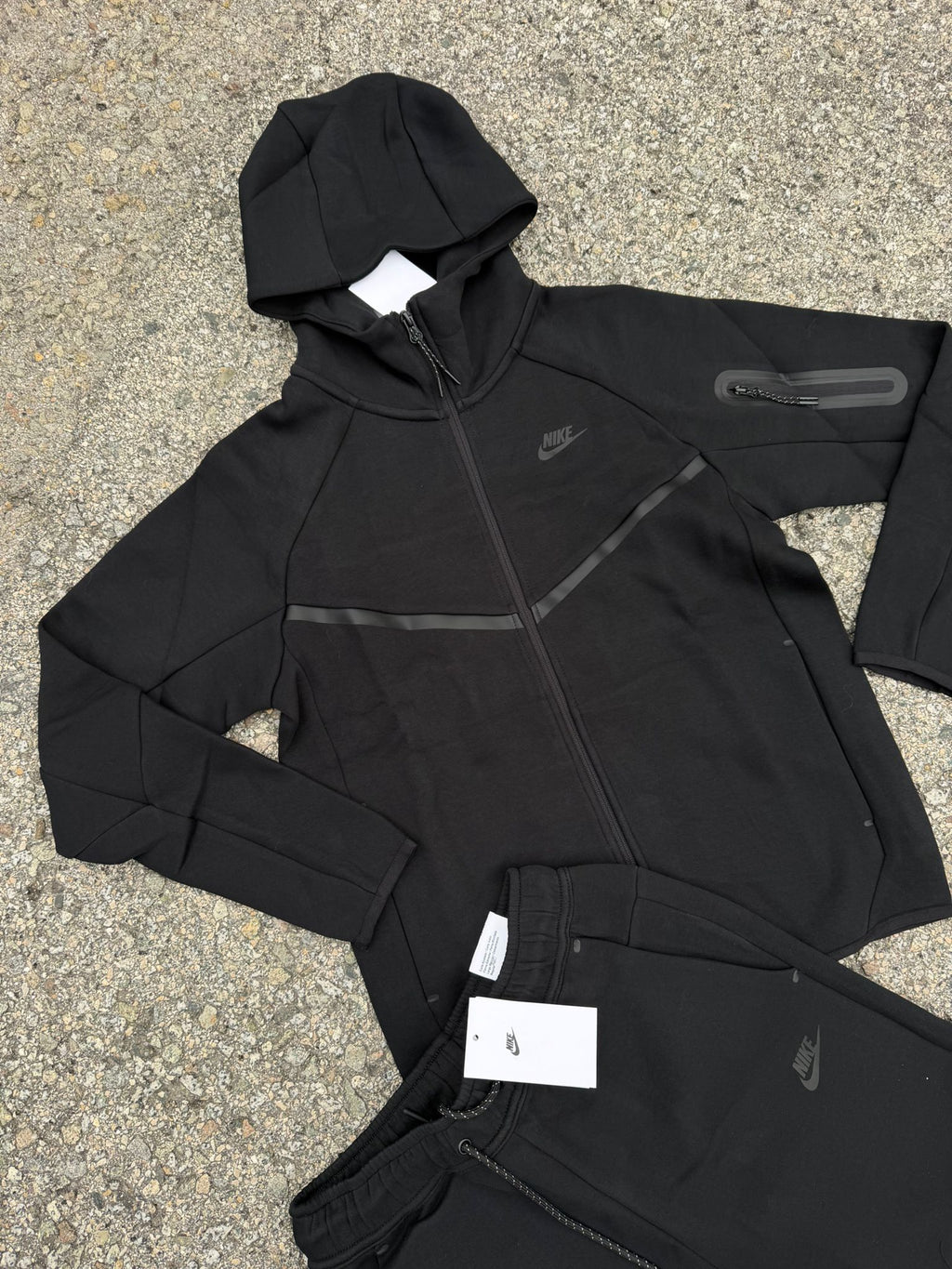 Nike Tech Fleece Negro