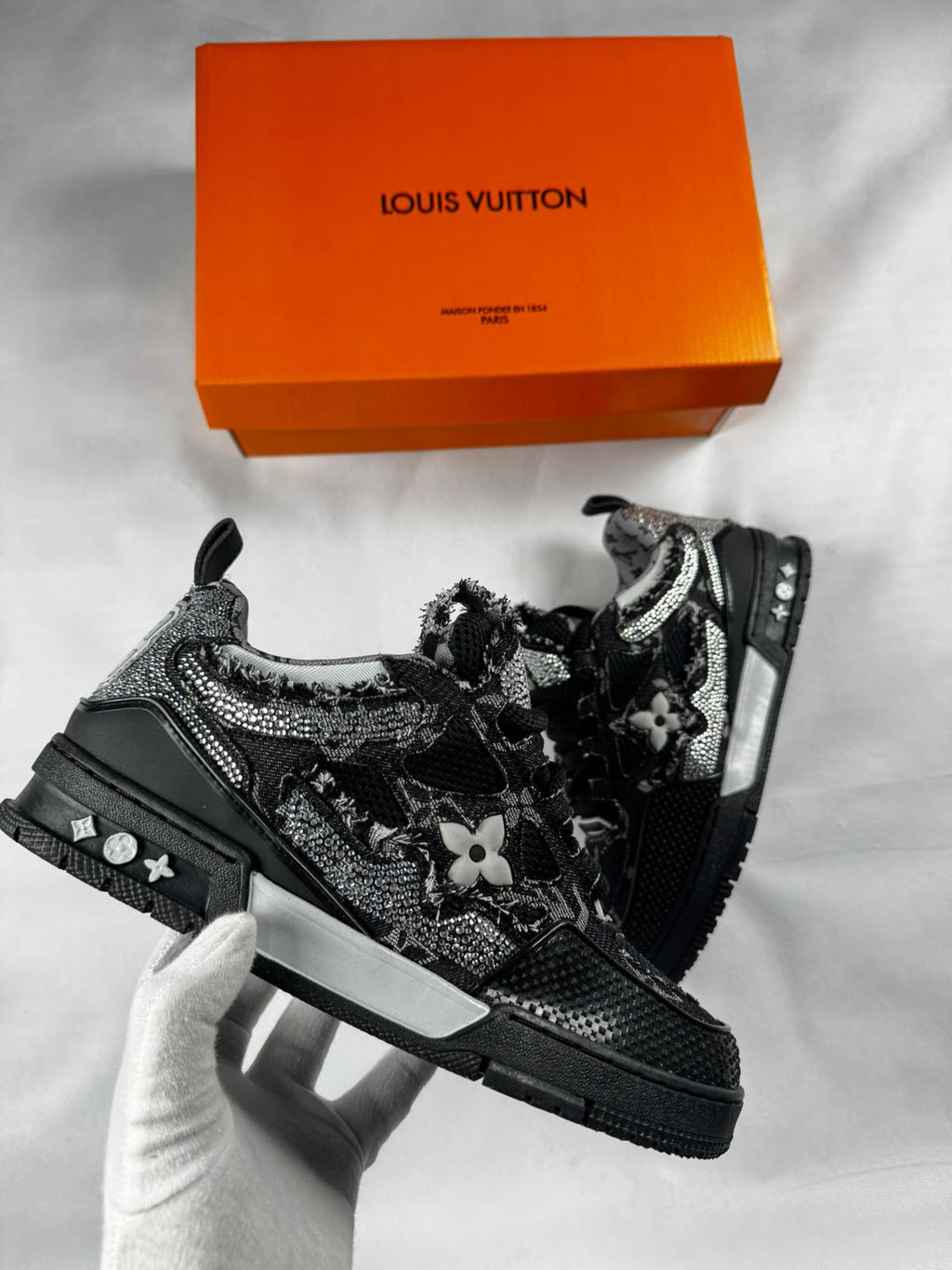 Louis Vuitton Skate Black Shiny Stones