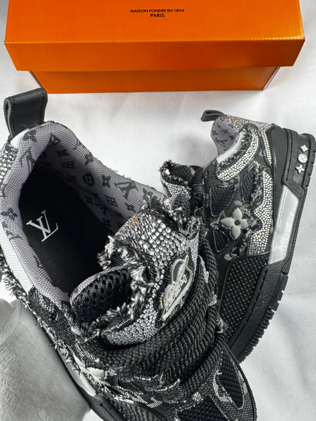 Louis Vuitton Skate Black Shiny Stones