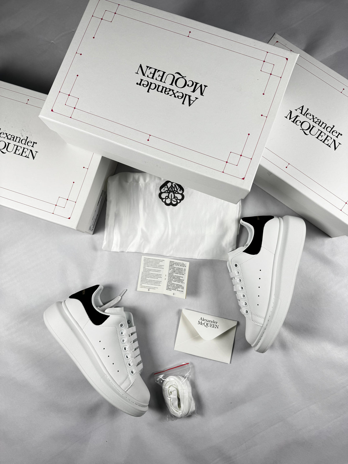 Alexander McQueen Blancas