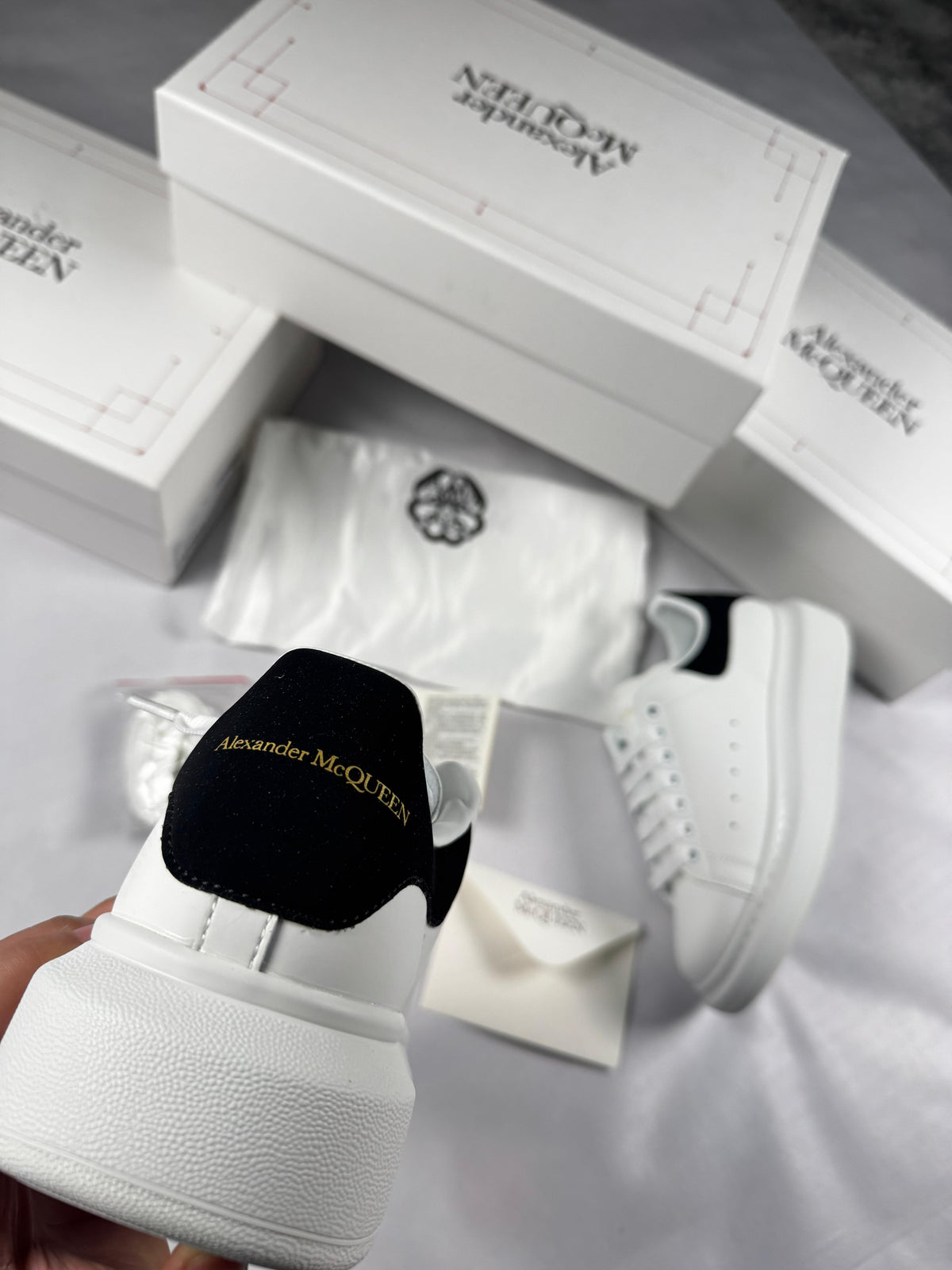 Alexander McQueen Blancas