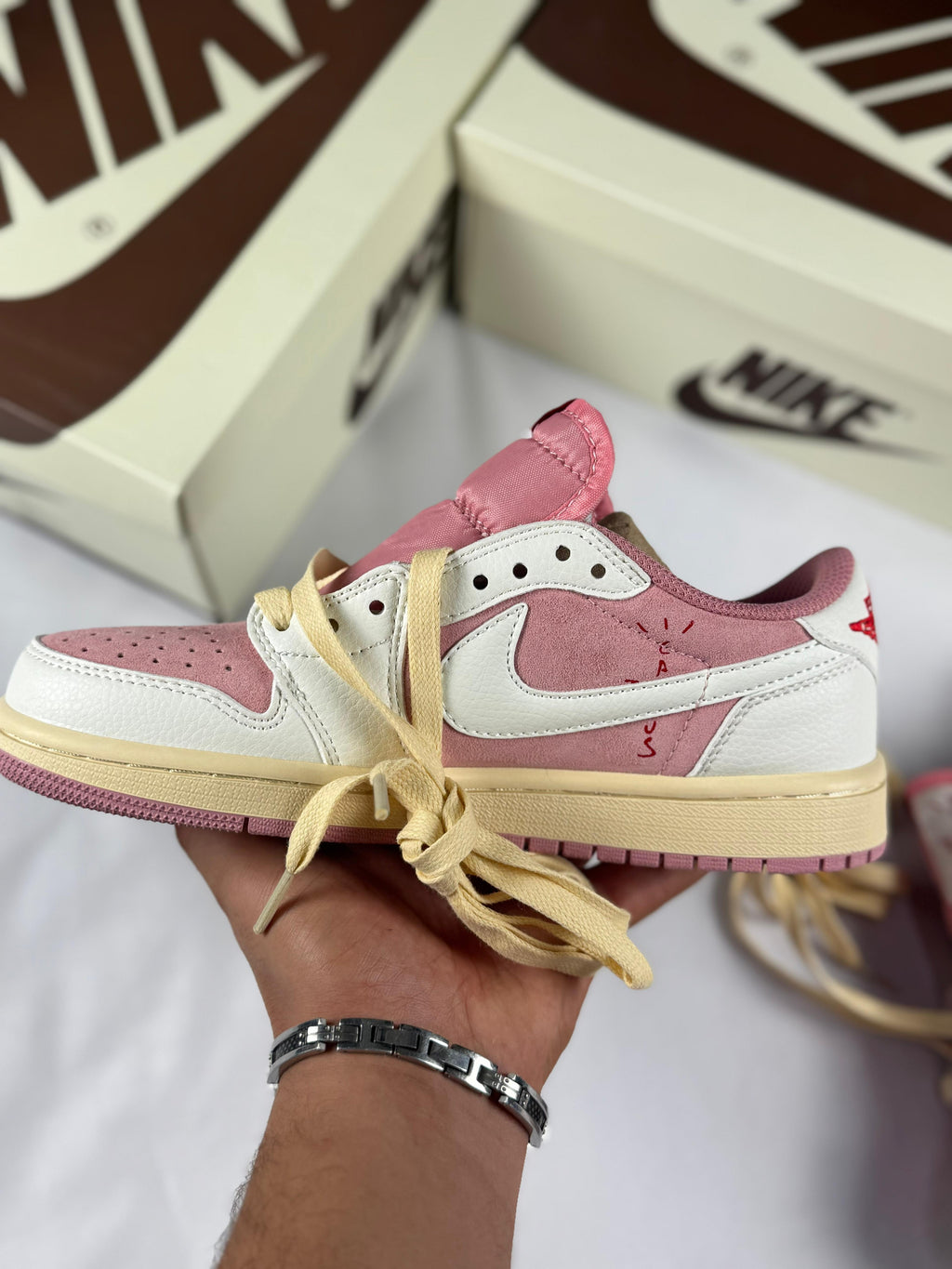 Nike Air Jordan 1 Low x Travis